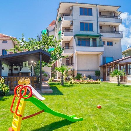 Chrystal Guest House Obzor Luaran gambar