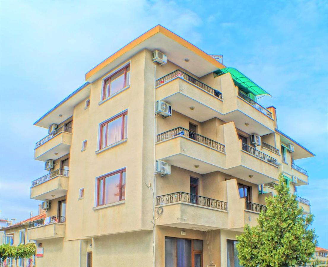 Chrystal Guest House Obzor Luaran gambar