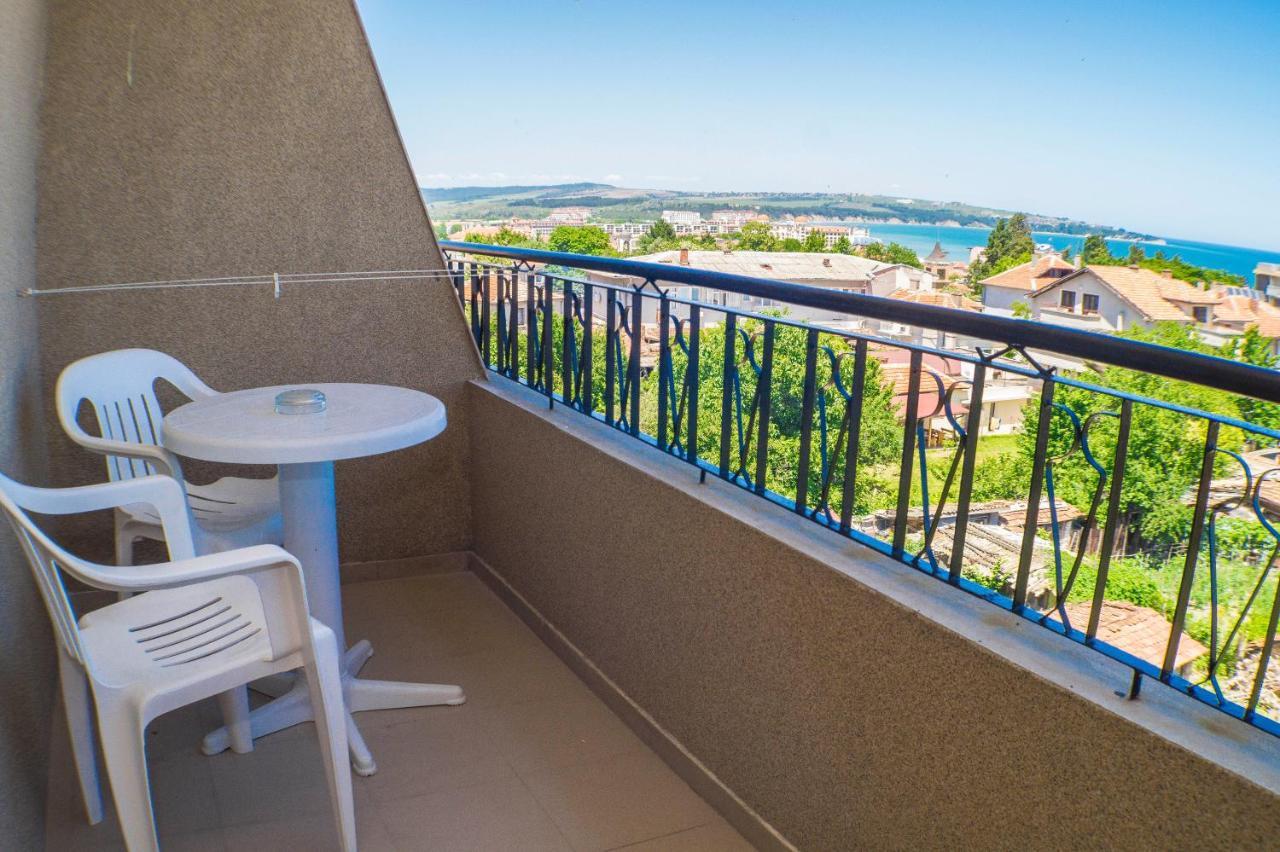 Chrystal Guest House Obzor Luaran gambar