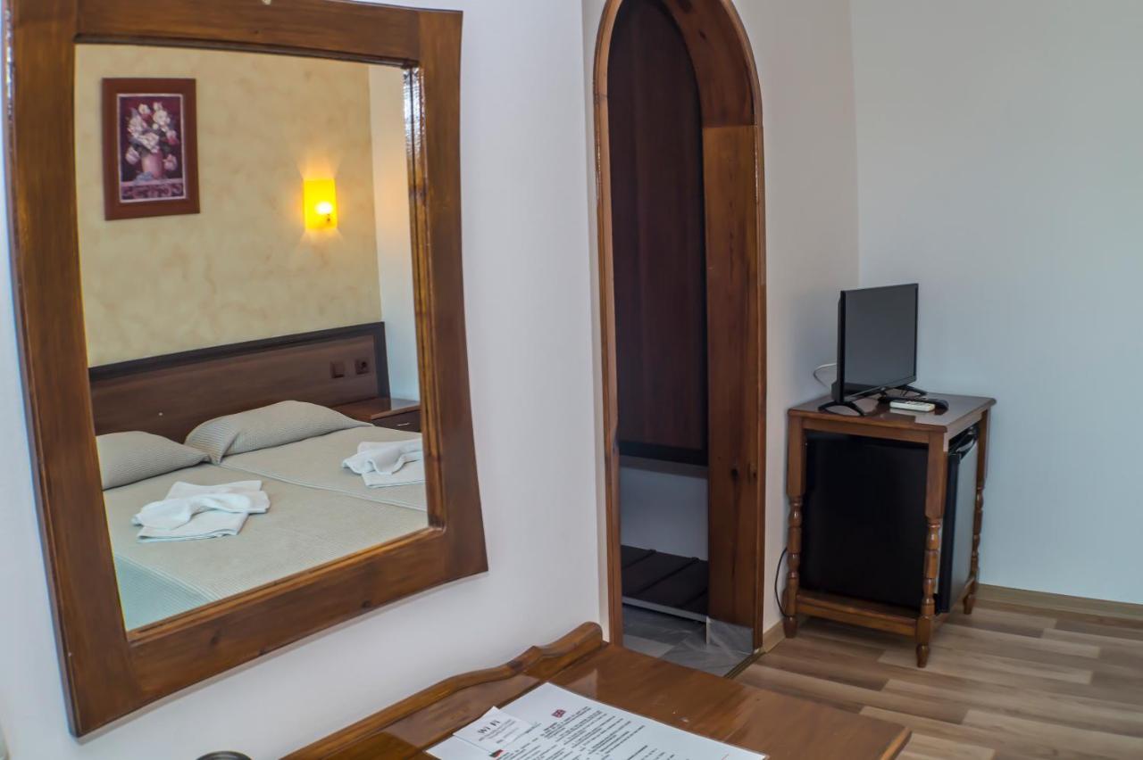 Chrystal Guest House Obzor Luaran gambar