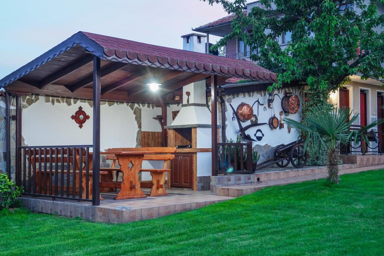 Chrystal Guest House Obzor Luaran gambar