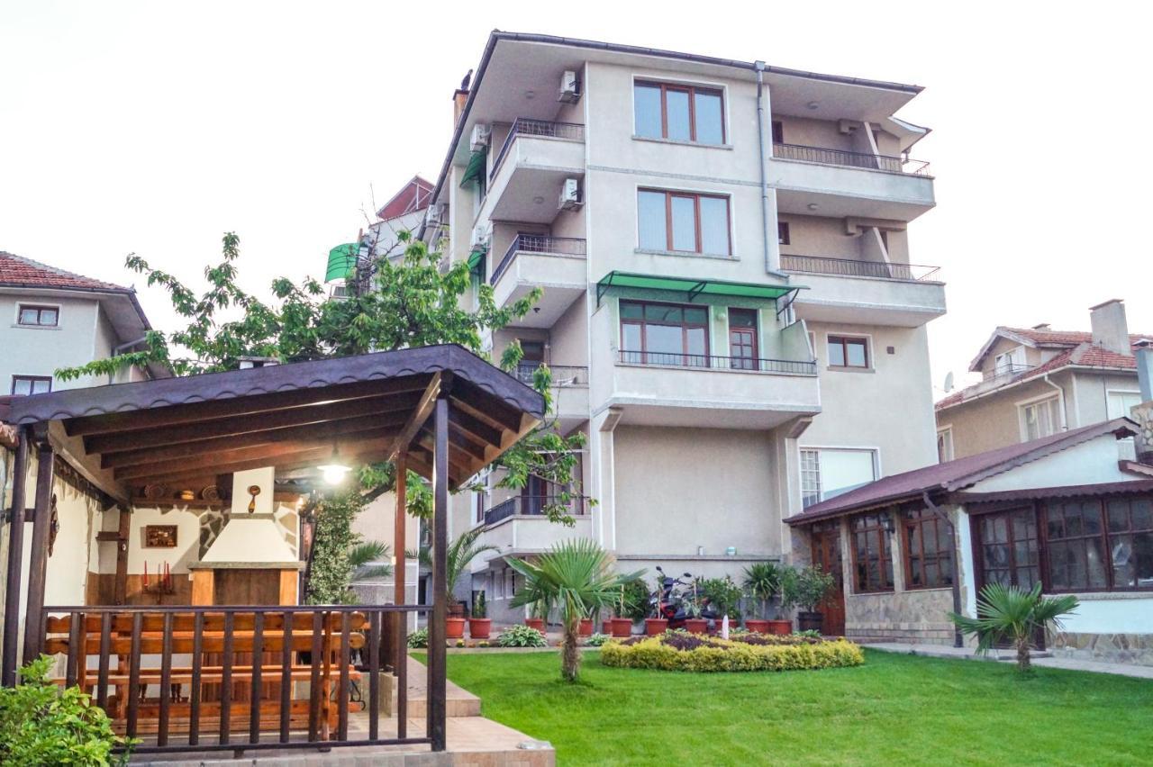 Chrystal Guest House Obzor Luaran gambar